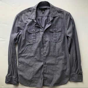 John Varvatos Lightweight Button Up Shirt, with 2 Pleated Pockets, Size XS.